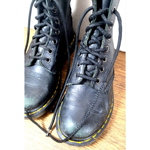 Dr Martens Womens 6 Black 8 Eye Leather Combat Boots Grunge Punk Rock Destroyed - Picture 12 of 16